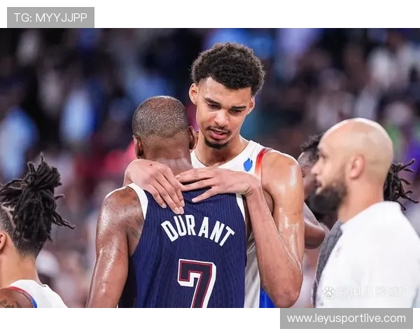 文班亚马对阵雷霆关键攻防，马刺内线屏障作用显著